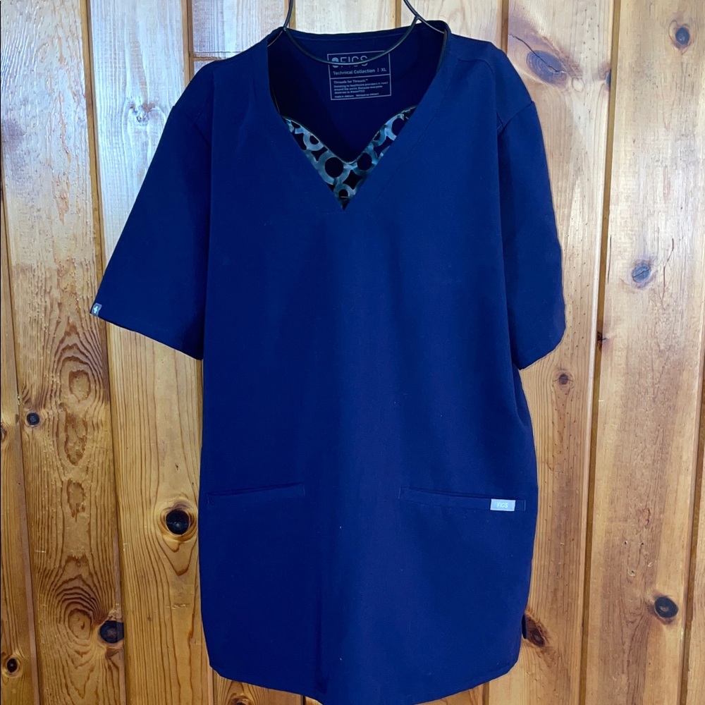Figs Catarina one pocket scrub top women’s nurse scrubs navy blue Size XL - Picture 3 of 11